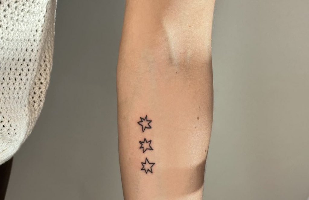 thinkerpurnell's tweet image. 🚨 | ella’s new tattoos