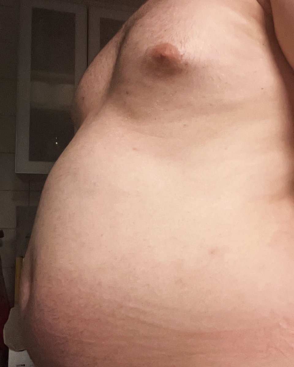 Ate a lot, and it shows! Love my growing belly🐷

#fatty #gayfat #gay #gaygainer #gainer #gainers #gaygainers #gaychubby #gainerboy #gaybelly #fatgainer #gaychub #bellybuilder #gayfeeder #gayfeedee #gaychub #chubforchaser #chubby