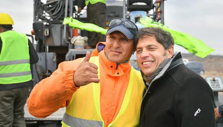 Según las encuestas, <a href="/Kicillofok/">Axel Kicillof</a> se afianza como el principal dirigente opositor a Javier Milei. Ahora entendemos los brutales ataques del gobierno a los bonaerenses. Deberían preocuparse por gestionar bien, el apoyo es una consecuencia, y Axel lo demostró con el 55% de los votos