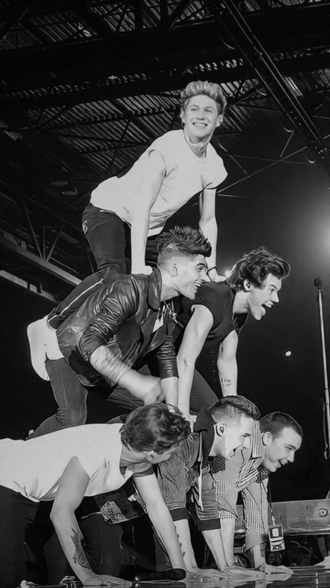 bolaubby's tweet photo. ↳ *𝐡𝐚𝐩𝐩𝐲 𝐚𝐧𝐧𝐢𝐯𝐞𝐫𝐬𝐚𝐫𝐲 𝐛𝐨𝐲𝐬* ༉‧₊˚✧
#14YearsOfOneDirection 
#OneDirection https://t.co/NP6OXCjA8Q