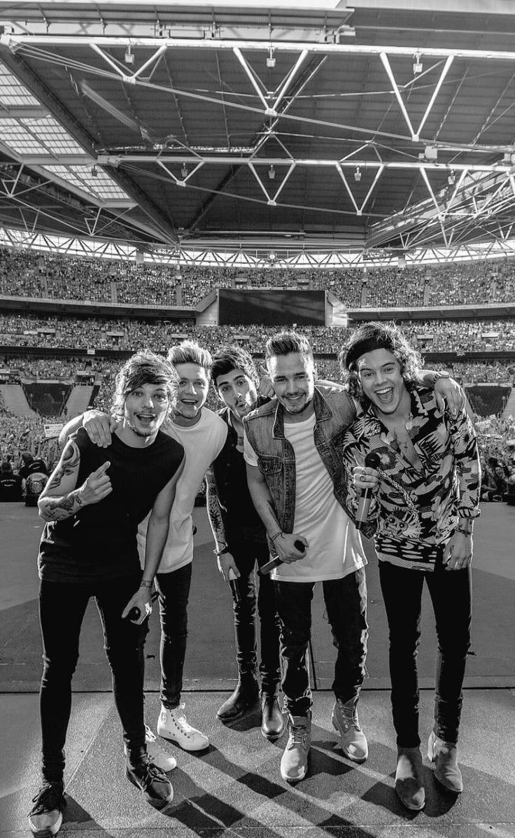 bolaubby's tweet photo. ↳ *𝐡𝐚𝐩𝐩𝐲 𝐚𝐧𝐧𝐢𝐯𝐞𝐫𝐬𝐚𝐫𝐲 𝐛𝐨𝐲𝐬* ༉‧₊˚✧
#14YearsOfOneDirection 
#OneDirection https://t.co/NP6OXCjA8Q