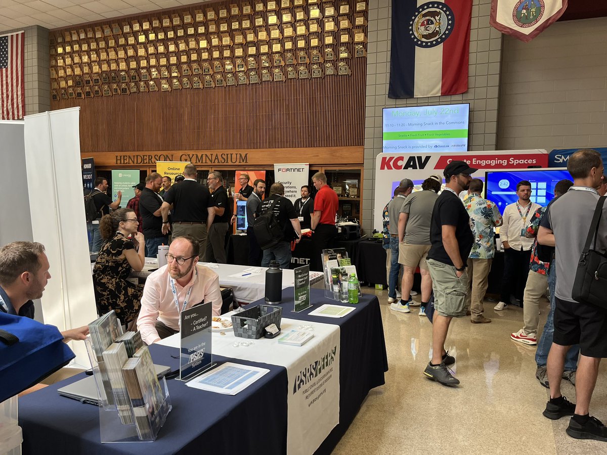 MidwestTechTalk's tweet image. Make sure to check in with our sponsors! #MidwestTechTalk2024