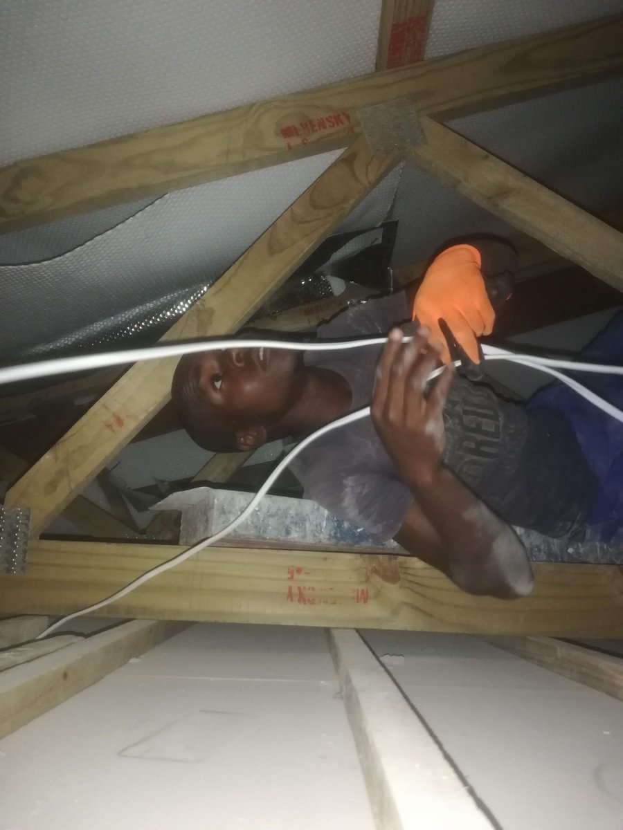 ProFinishHS's tweet image. SUPPORT ME👏

𝙇𝙄𝙂𝙃𝙏𝙄𝙉𝙂 𝙏𝙍𝘼𝙉𝙎𝙁𝙊𝙍𝙈𝘼𝙏𝙄𝙊𝙉𝙎:  Swap out old lights for sleek, energy-efficient downlights, creating a brighter, more inviting atmosphere in your home.

@CapeTown @CityofCT @lovecapetown #renovations #handyman #services #capetown