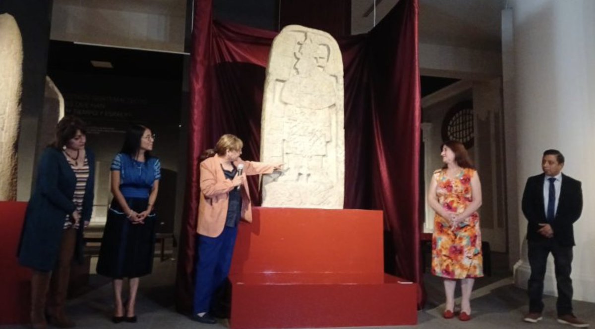 CanalAntigua's tweet photo. Fue develada en el Museo Nacional de Arqueología luego de estar al menos dos años en Estados Unidos.⬇️
#SeñoraSeisCielo #MUNAE #Guatemala
https://t.co/opkyOH9kMa https://t.co/AuAQDK191G