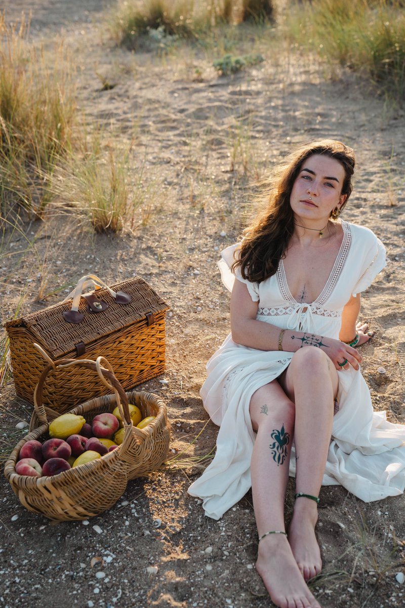 Ma super copine se lance dans la photo, et j’ai eu l’honneur d’être son modèle pour cet incroyable shoot! ✨🌞

RT PLS 

Aller la follow sur insta pour en voir davantage✨ : instagram.com/alba__photogra…