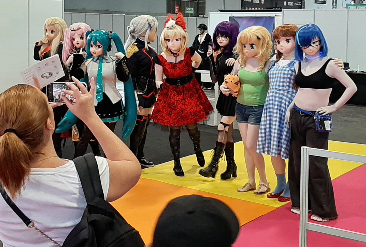 Here we are now, entertain us! #JapanExpo2024
From left to right: <a href="/tarkhaine/">Lea Grants</a>, <a href="/Lucy2077_/">Lucy2077</a>, <a href="/kigluka/">Kigluka</a>, <a href="/KyoukaKig/">KyoukaKig</a>, <a href="/Tellussoilkig/">Tellussoil</a>, <a href="/AnnieBunbuns/">Annie Bunbuns/Sarrah Mohka</a>, <a href="/mariko_tessier/">🐺 Sagabel 💫 Mariko 🌟</a> (holding Roméo), NatashaKigs and <a href="/Le__Kiwi/">Le_Kiwi</a> !
📸: anon