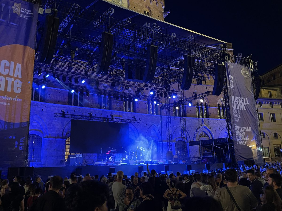 CarloCmarzucchi's tweet image. Aspettando @russellcrowe #IlCampo