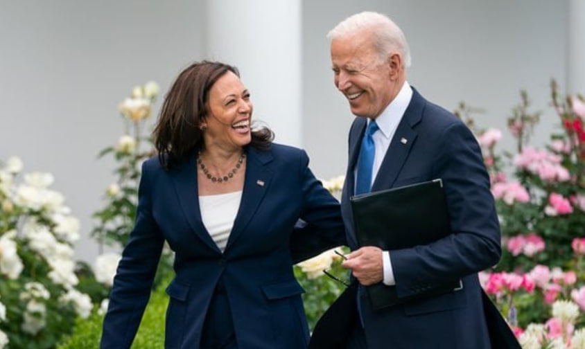 esperanto_io's tweet photo. Prezidento #Biden kaj lia ideo pri la plej bona sekva prezidento de #Usono (maldekstre). https://t.co/EmmEIM06xR