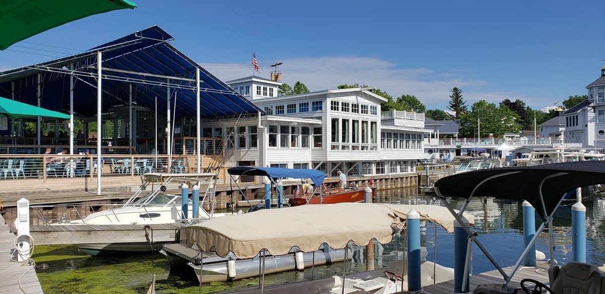 TheRevy's tweet photo. What does @GarrySings, a Pontoon Barge, 5 Coconuts &amp; the Wilson Boathouse equal?
aka: #PontoonGarry
Yes, we have one scheduled show this Saturday July 27th
3pm -6pm on the water.
Great Food, Drinks &amp; a Great Time with
#PontoonGarry singing your favorites.
The Party’s Over Here! https://t.co/lHhIe2jr2R