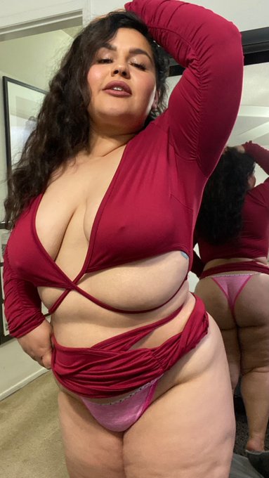 Your hot next-door, neighbor 😈💋 https://t.co/uaRyX5277n<a href="/tag/mvsales"class="tags"><span>#mvsales</span></a>