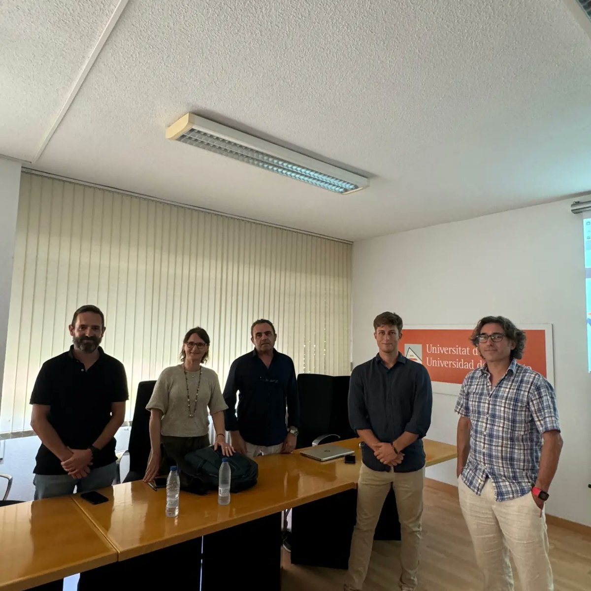 MarLabUADenia's tweet photo. Tenemos nuevo doctor en el grupo!!!! Enhorabuena al Dr. John Yañez Dobson!!
#jellyfish #Medits #Medusapp #stingindex @medusapp_jellyfish @ciencias_ua @ua_universidad https://t.co/GKFdIMQgez