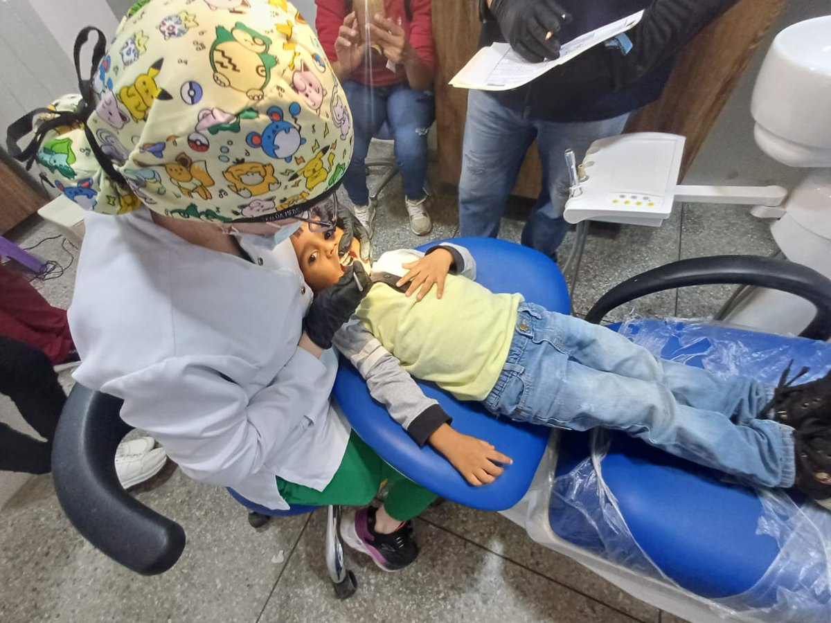 IpasmeOficial's tweet photo. ¡Alegrías para los niños/as!

El equipo de odontología del @AnzIpasme realizó actividades recreativas para celebrar el Día del Niño y la Niña, con los pacientes de odontopediatría y los hijos de los trabajadores/as.

#GenteDePaz
@NicolasMaduro 
@_LaAvanzadora https://t.co/NkMfeWjtP8