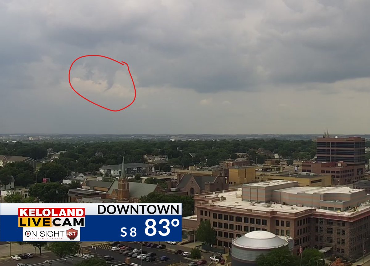 Hey Sioux Falls! That is a harmless funnel cloud to the northwest! We could have a few more through the afternoon and evening.