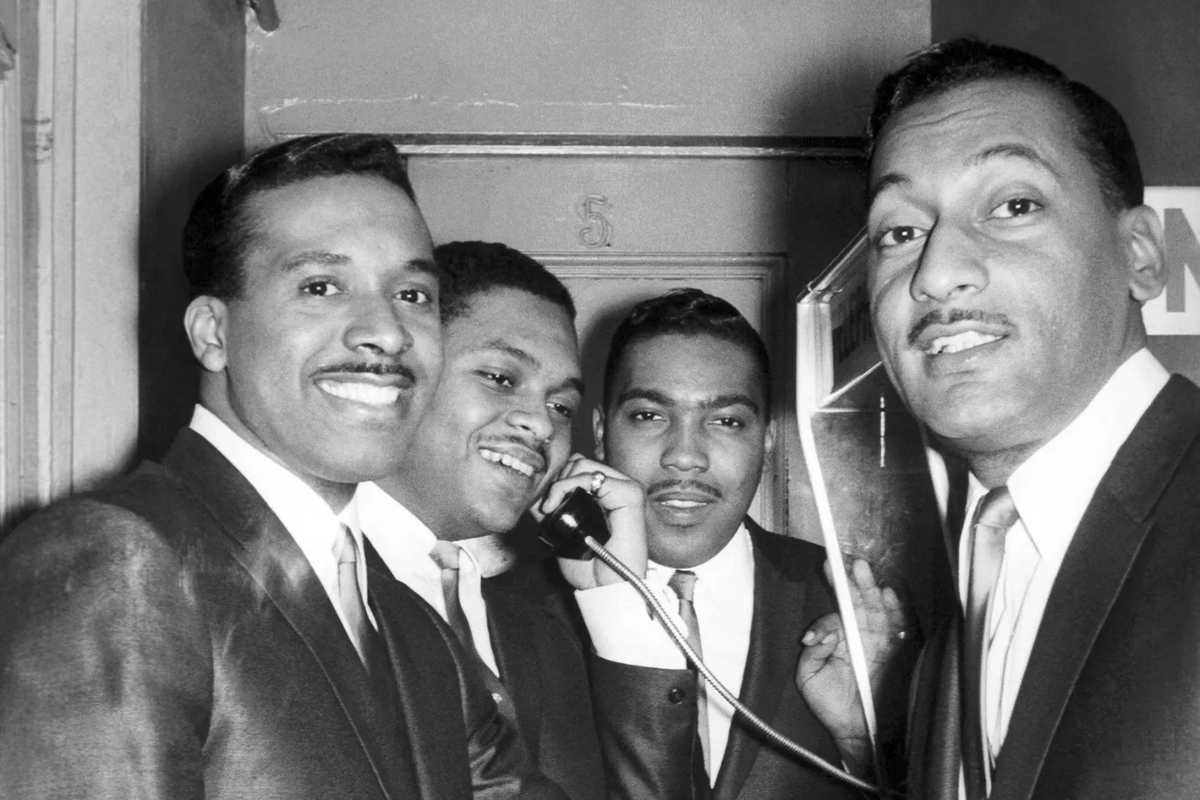 RollingStone's tweet photo. Abdul "Duke" Fakir, the last surviving original member of the Four Tops who sang on many of the group’s timeless hits of the Motown era, including “I Can’t Help Myself (Sugar Pie Honey Bunch),” died Monday of heart failure.
He was 88.
More: https://t.co/1t3ZKrp1wQ https://t.co/2vCoojYJ92