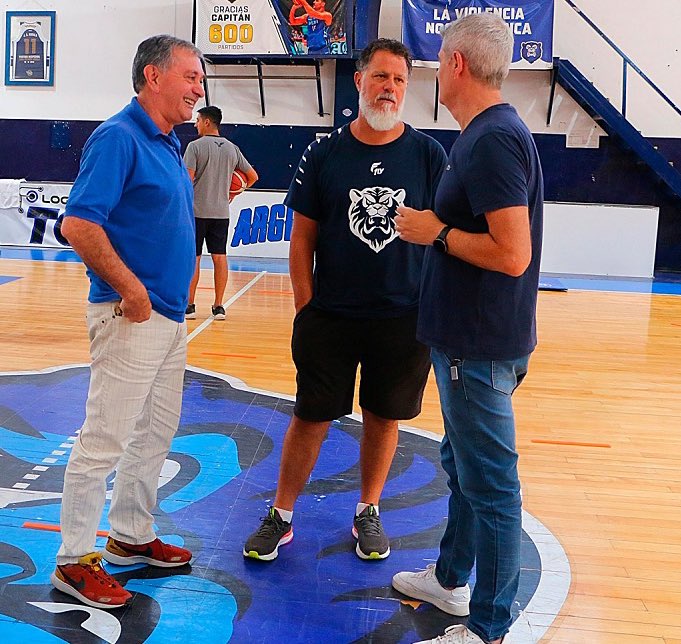 “Sinceramente no esperaba volver al club después de tanto tiempo, pero cuando se comunicaron conmigo sentí el poder ayudar en algo al club que me dio la posibilidad de estar donde estoy hoy . Sabia que era un desafío muy difícil pero no imposible  y así fue” <a href="/CapelliAdrian/">Capelli Adrián</a> 🎙️