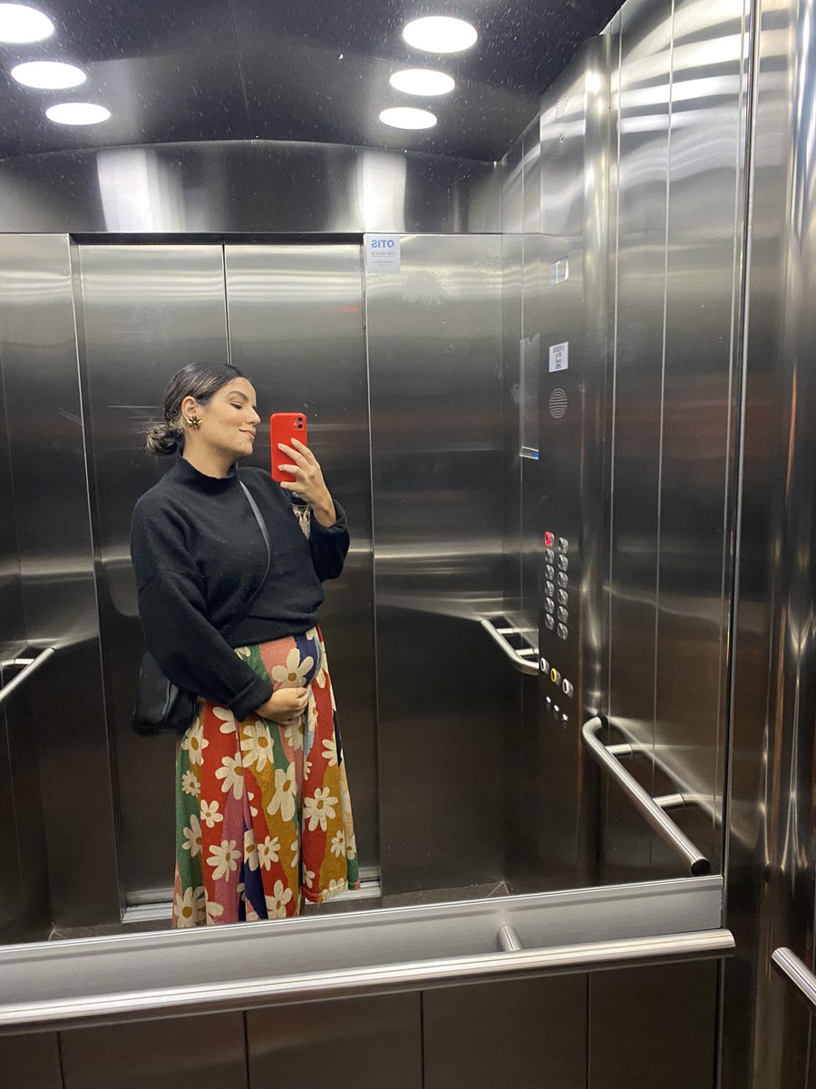 SabrineMedina's tweet photo. Tem um bebê aqui dentro há 17 semanas e as vezes nem acredito 🥹🤏🏽 https://t.co/UaeCkOTJvO