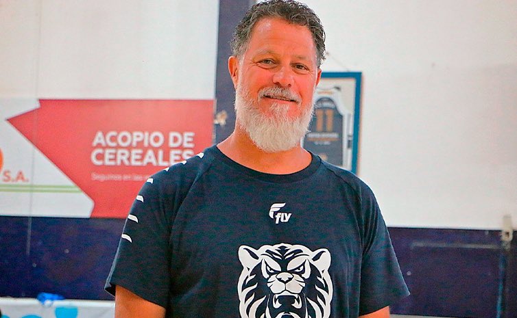 “En <a href="/Argentino_junin/">Argentino de Junin</a>, la dirigencia me ha manifestado su intención de que siga en el cargo,  lo cual lo estoy evaluando personal y familiarmente para tomar una decisión en estos días”
<a href="/CapelliAdrian/">Capelli Adrián</a> 🎙️