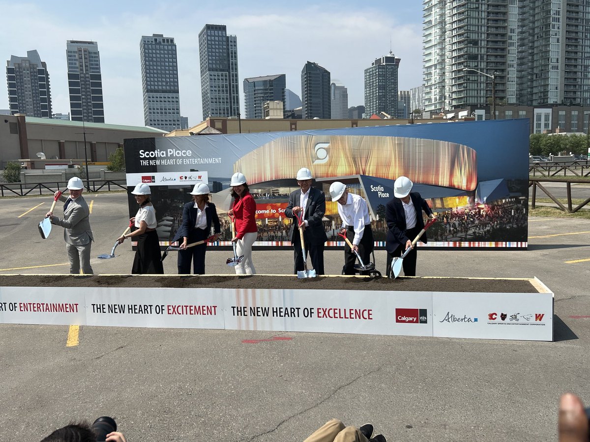EricFrancis's tweet photo. Official sod turning complete for Scotia Place.
Let’s roll in the machinery. https://t.co/iWyJxmAoO7
