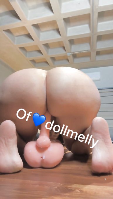 Watch dollmelly's leaked NSFW photo on TwXstars