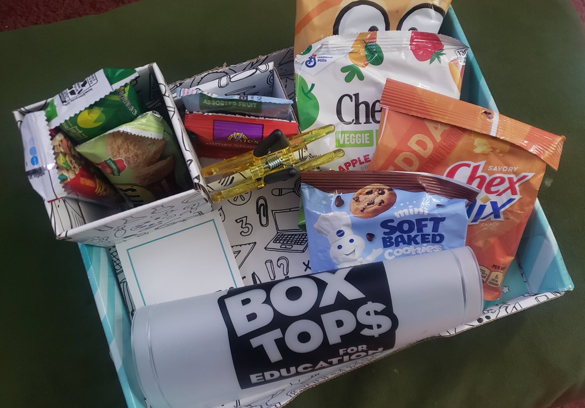 Silvercheese's tweet image. @GratsyOfficial love the packaging! What a great way to reuse the box and  hold school supplies. The kids enjoyed the assortment of snacks too! #gratsy #boxtops #education #school #snacks #stickers