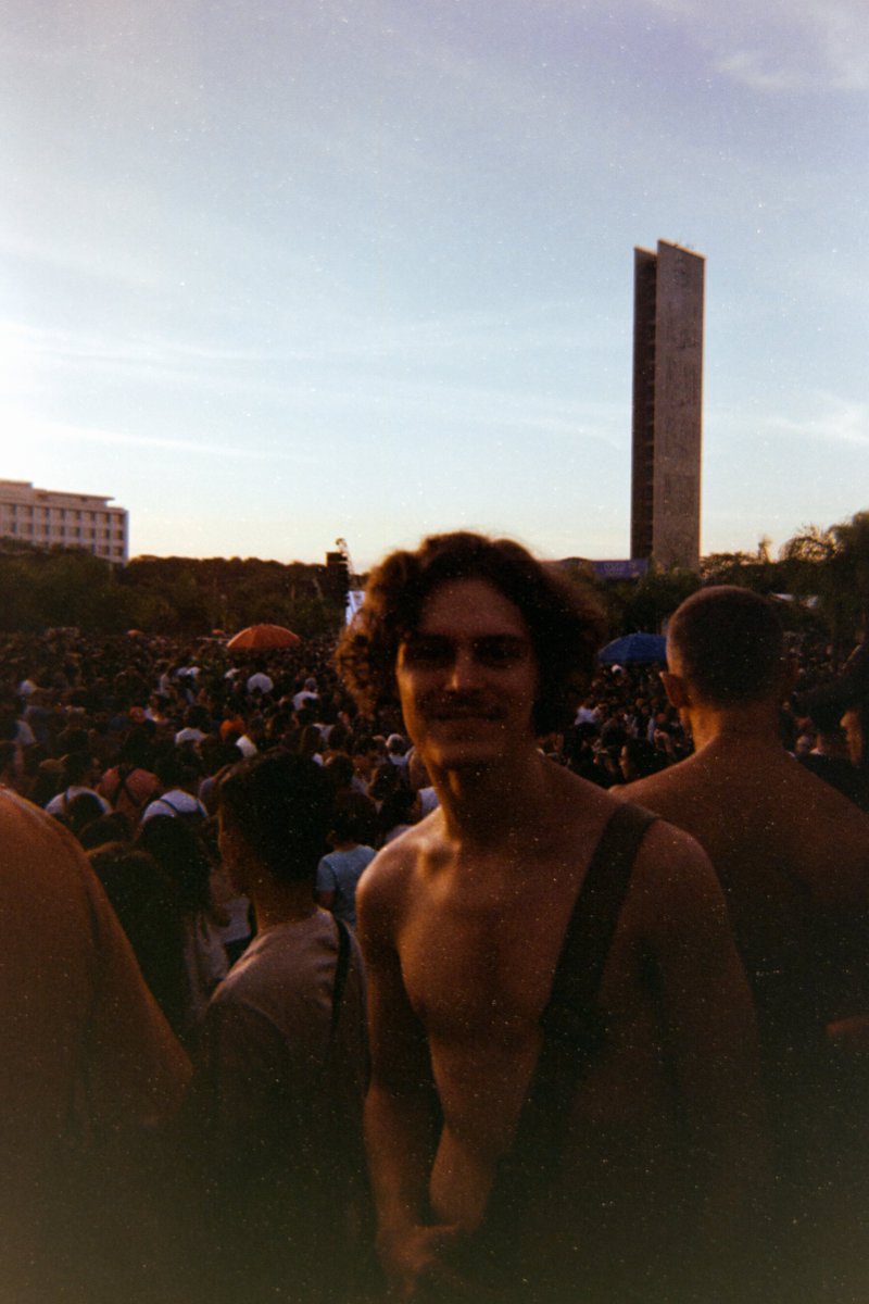 ReadTheRedBook's tweet image. eu e minha namorada no show da marisa monte