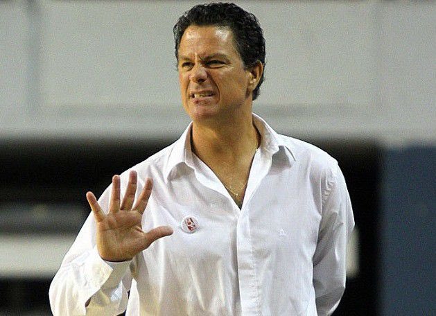 “La <a href="/LigaNacional/">La Liga</a> la veo muy bien, fuerte y competitiva. Ahora los clubes hacen un esfuerzo enorme. Por otro lado en este último tiempo se le está dando mucho espacio a jóvenes, lo cual ayuda a aumentar el interés por el juego y tener una proyección” <a href="/CapelliAdrian/">Capelli Adrián</a> 🎙️