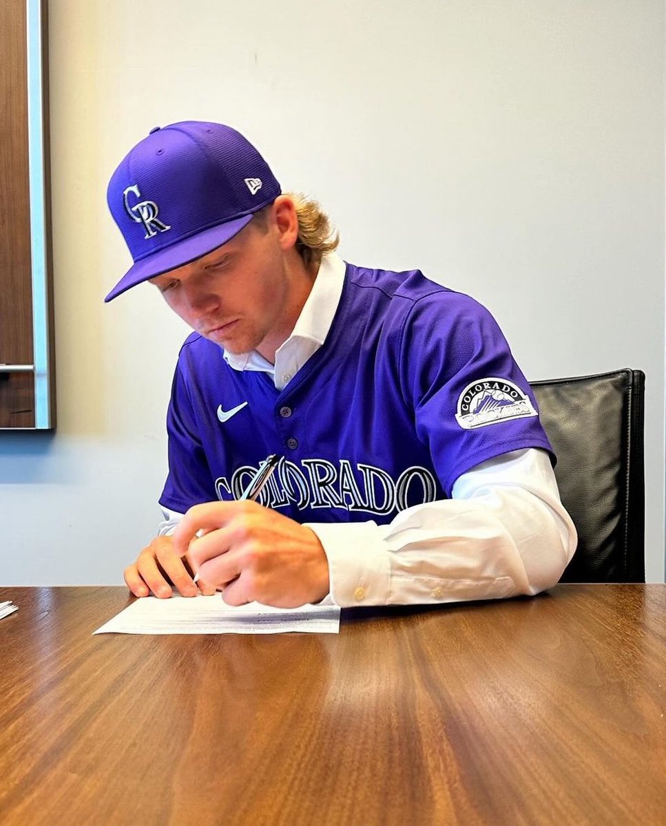 Big Day for our studs <a href="/eaton_konner/">Konner Eaton</a> &amp; <a href="/c_dykstra57/">Connor Dykstra</a> !! 

✍️ Signing Day, where dreams come true.

#GoPats🔰
#MasonNation 
#PatsinthePros