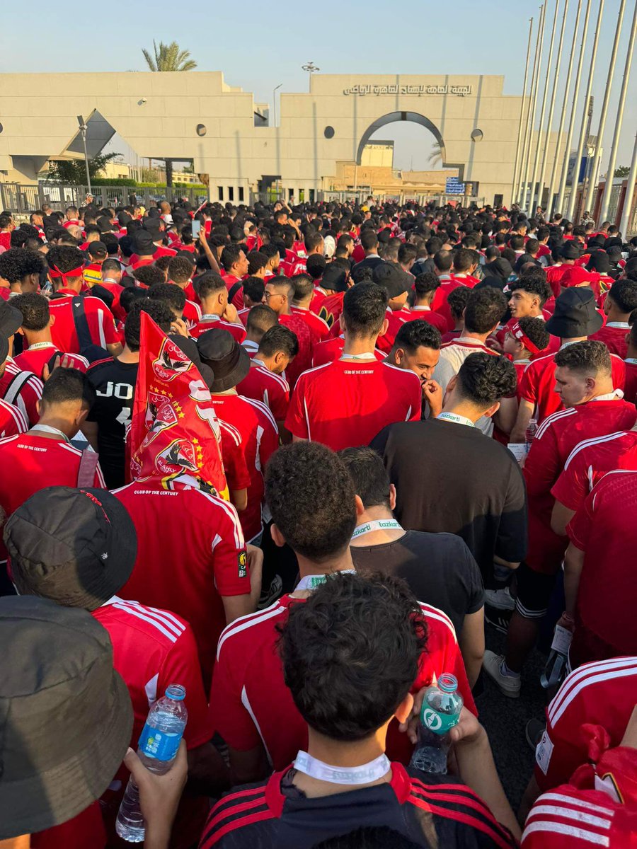مليوووووون مبرووك لكل جماهير الاهلى 
فوز كبير لنادى كبير 🦅🦅🦅

مبرووك للاهلى الغالى ويارب دايما منصورين 

اهلاويه وافتخر 🦅🦅