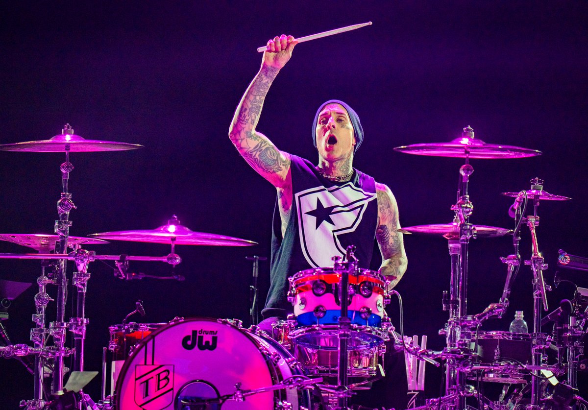 deltacenter's tweet photo. 𝗹𝗲𝘁'𝘀 𝗺𝗮𝗸𝗲 𝘁𝗵𝗶𝘀 𝗹𝗮𝘀𝘁 𝗳𝗼𝗿𝗲𝘃𝗲𝗿

still thinking about this night with @blink182 https://t.co/tYtlITSOOP