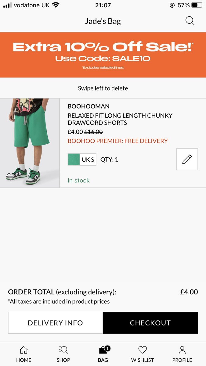 julia_newhall's tweet photo. @boohoo_cshelp hi I have boohoo premium which it says is included on the item I’m trying to purchase but when I go to checkout it adds the 5.99 there is no option for the premium . Why? https://t.co/VwTotWJgGh