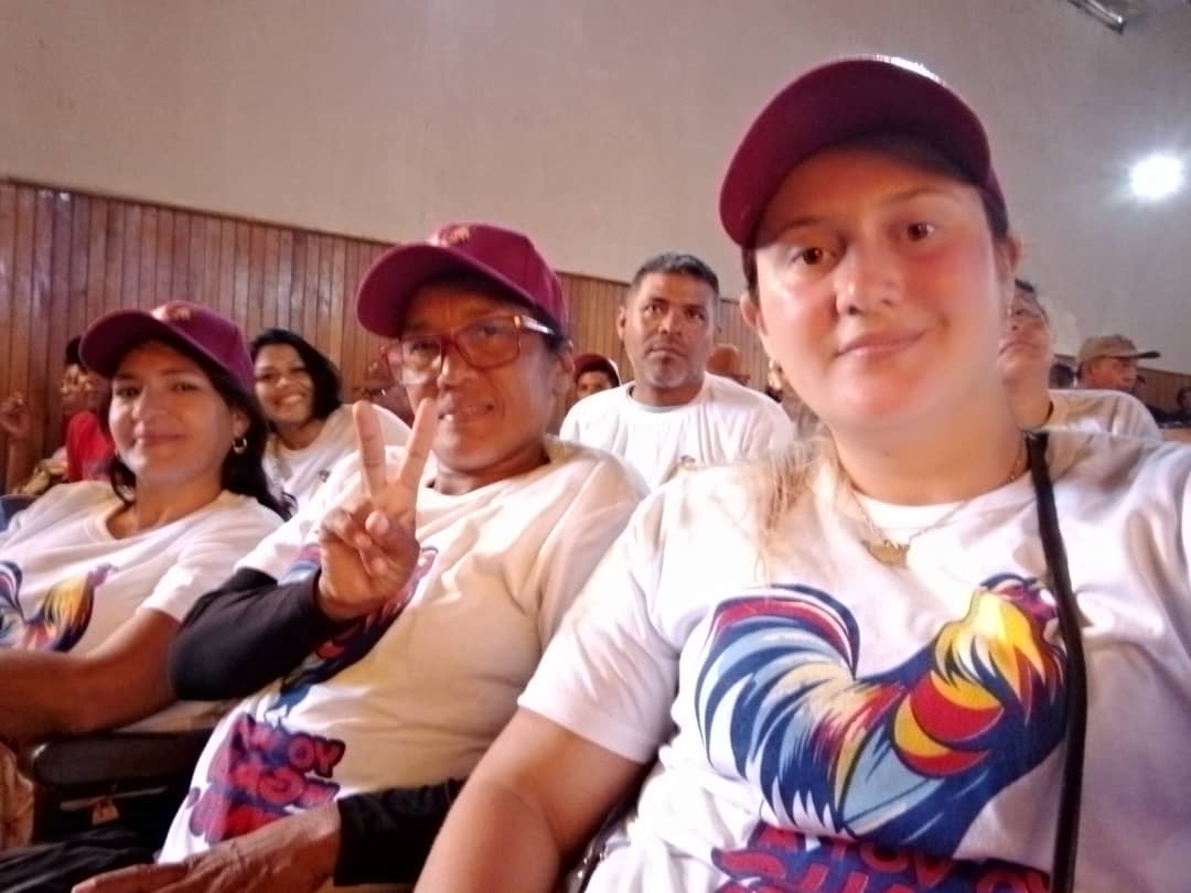 Alianza  Perfecta 🫶 

Con la más firme convicción de que juntos somos más fuertes, el <a href="/GPPSB/">GPPSB</a> sostuvo reunion en el teatro Simón Bolivar con la presencia de nuestro camarada <a href="/JoseGVielmaMora/">Vielma Mora</a>  listo para la batalla.

Esté #28Julio Gana Nico🔴⚫🫶

#VotaTupamaro
<a href="/NicolasMaduro/">Nicolás Maduro</a>
