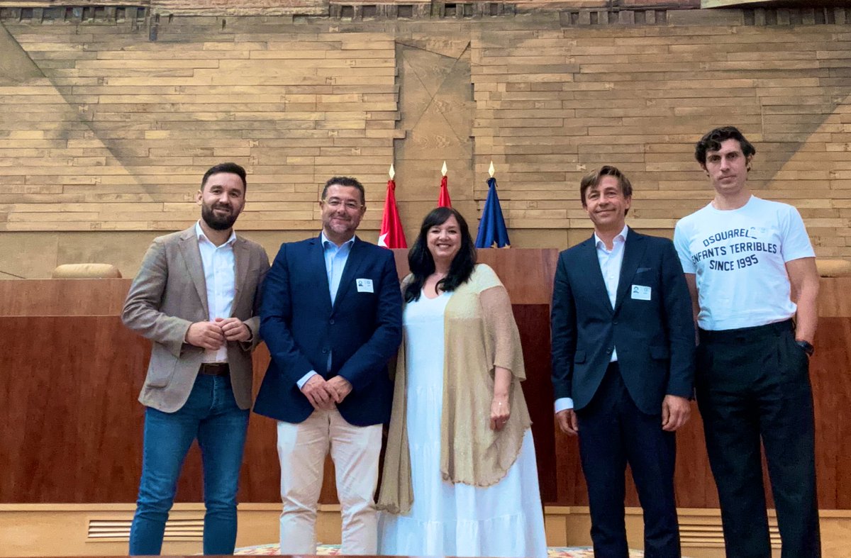 Tarde productiva reunidos con clusters de Madrid. Son polos de atracción económica, de desarrollo empresarial, comprometidos para hacer de Madrid una región líder en innovación. Gracias a <a href="/clustersmadrid/">Clusters Tecnológicos de la Comunidad de Madrid</a> <a href="/madrid_wcc/">MADRID WCC</a> y a <a href="/CITETlogistica/">CITET</a> por contarnos vuestra visión de futuro.