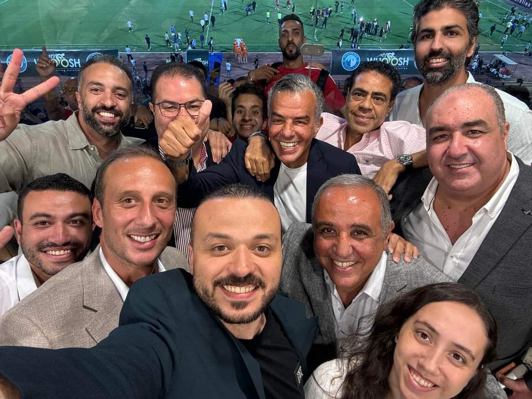 ElGarhyOfficial's tweet photo. ضاعت فلوسك يا هرم
#سيلفي_الدوري
#محمد_الجارحي https://t.co/hyhoRKpwYv