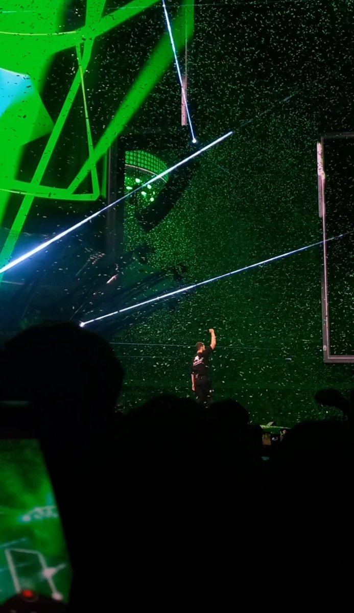 Julia🕸 tweet media