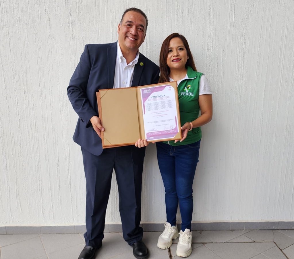SContrerasMX's tweet photo. Ha quedado conformado por ahora el próximo grupo parlamentario del @partidoverdegto en el @CongresoGto 

Muchas Gracias a l@s guanajuatenses que nos dieron su voto de confianza, @itzelmendo7 y un servidor vamos a trabajar por un mejor Guanajuato para todos y todas. https://t.co/vBUpRsqKtf
