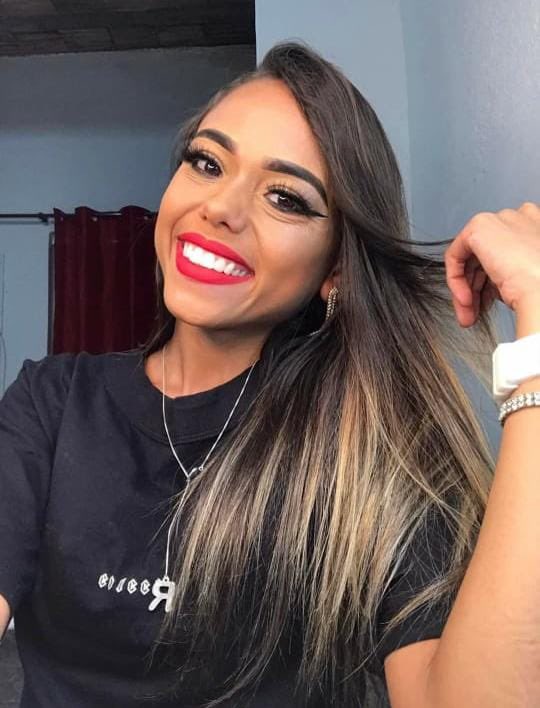 Uma jovem querida é incrível 😭
Que o Acari lembre de você assim 😢💔🖤
Linda e Sorridente 🤍 Deus te receba de braços abertos #luto