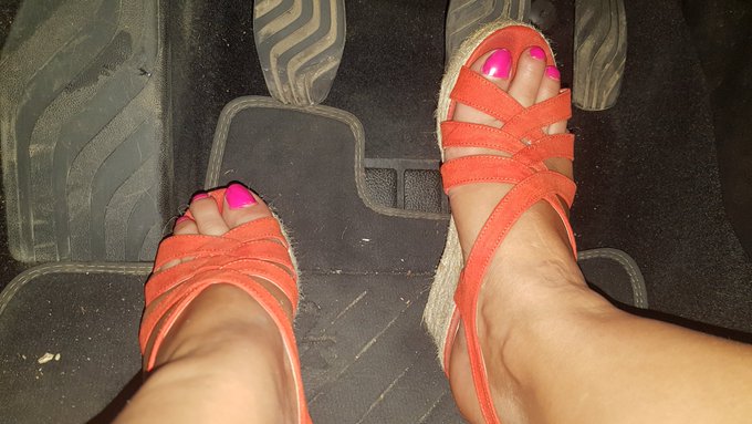 Car feet 👣🚘 https://t.co/9R3Q6uqb09<a href="/tag/feet"class="tags"><span>#feet</span></a><a href="/tag/feetfetish"class="tags"><span>#feetfetish</span></a>