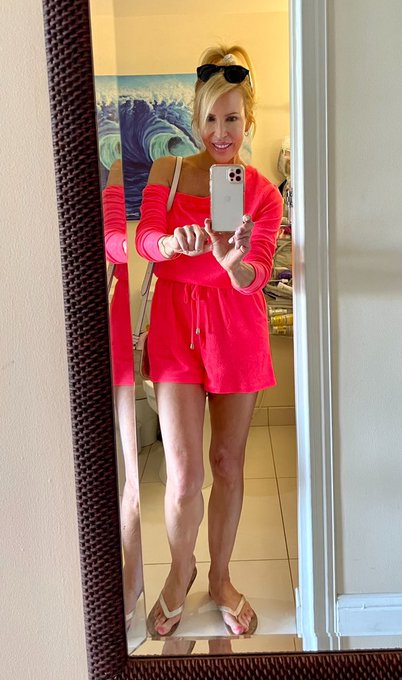 Watch Erica Lauren's leaked NSFW photo on TwXstars