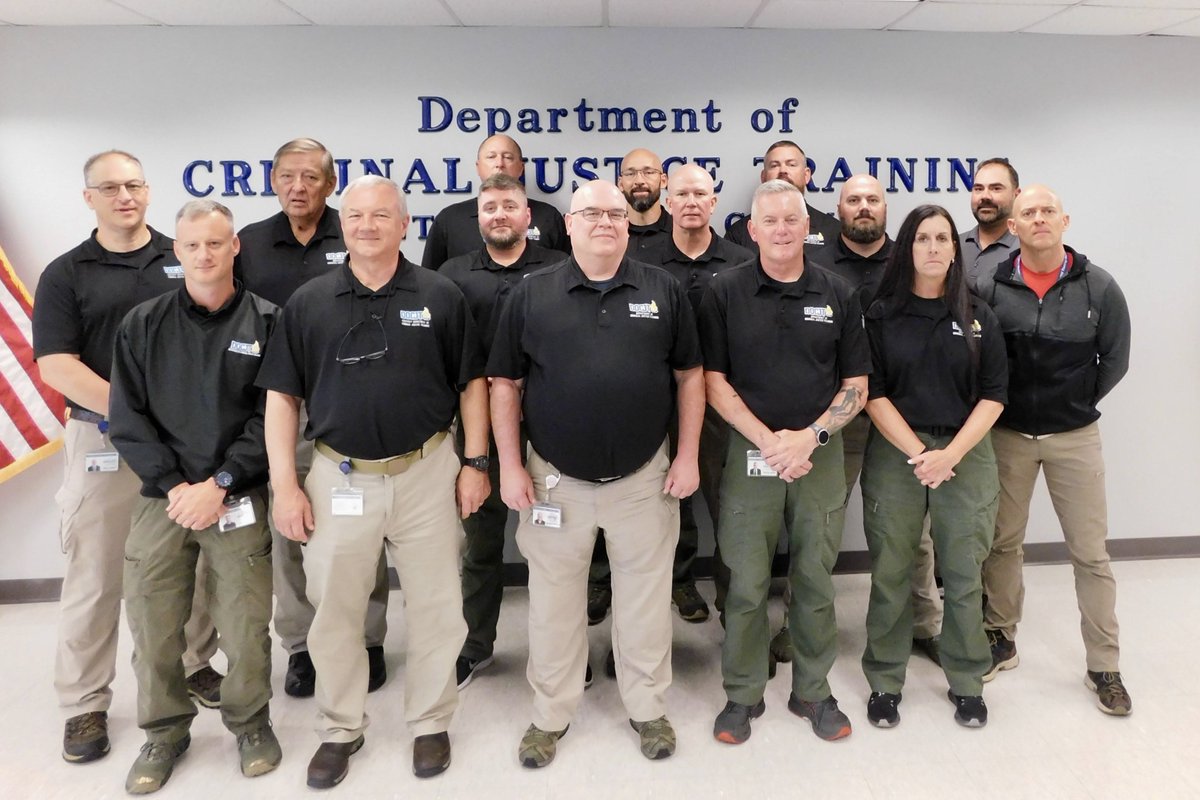 KYDOCJT's tweet image. 👮‍♂️🛡️ Last Friday, 11 of DOCJT's instructors successfully completed the National De-Escalation Training Center’s Train the Trainer course! 🎉 

📷 #DOCJT #DeEscalation #CommunitySafety #LawEnforcementTraining
