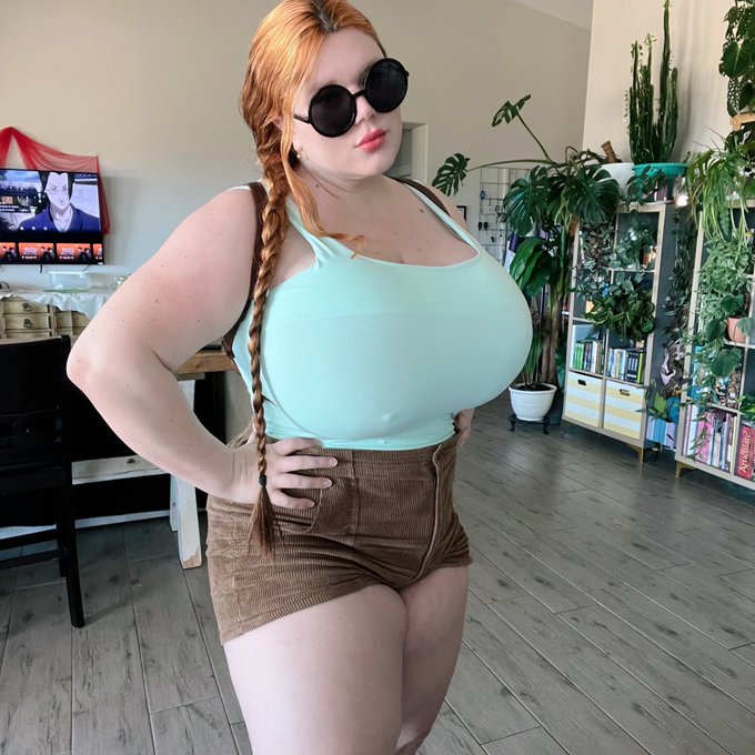 You reckon anyone is going to clock my outfit? https://t.co/nWfGXun3Lo