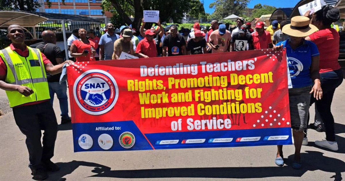 esperantoNMIN's tweet photo. Esvatinio: Labourstart Kampano: Agnoski la sindikaton de la instruistoj kaj respekti la rajtojn de la laboristoj
https://t.co/KHmXEhTA5y
https://t.co/oak9avAnCx
#Labourstart
#Eswatini
#Esperanto https://t.co/sAk906Kuaz