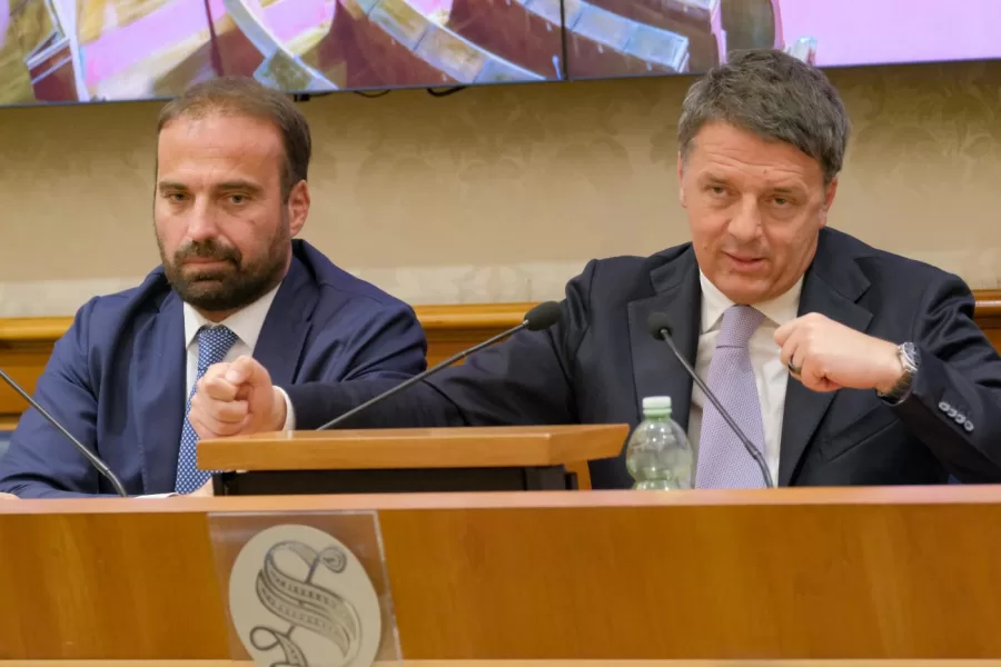 partigggiano's tweet photo. Renzi annuncia che il terzo polo è fallito e che il suo nuovo progetto politico consiste nel creare l'ala blairiana della coalizione di centrosinistra. Poi fa capire a Marattin e agli altri scettici che c'è poco da discutere: “Sui temi politici sono sempre felice di ascoltare e confrontarmi. Ma quando c’è da scegliere, per me si sceglie. Non pretendo di avere l’unanimità". La tesi non negoziabile di Renzi è che con questo sistema elettorale e nell'attuale contesto politico non c'è spazio per il centro. Si sta o di qua o di là. Ovvero o con Schlein, Conte, Fratoianni oppure con Meloni, Salvini e Tajani.  Poiché Renzi ha già deciso non resta che fargli gli auguri per questa sua nuova iniziativa politica. 
Nel frattempo, salutato Renzi, cominciamo a pensare a come mettere su uno straccio di spazio liberal democratico che non ci costringa a dover scegliere tra Schlein o Meloni. Nella peggiore delle ipotesi potremo dirci di averci provato.