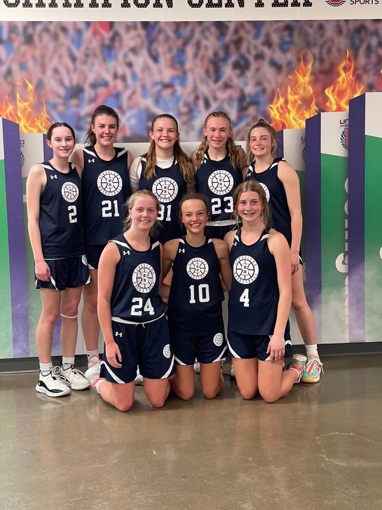 Thank you AAU for the countless memories, friendships, and relationships🫶 Onto one final ride! #rollkitties