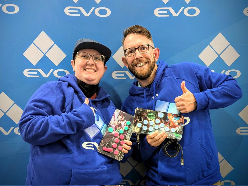 Ericthescruffy's tweet photo. My sis and I are heading back from Vegas after a great weekend!  #evo #evo24  #junkfoodarcade https://t.co/IfNguPZriV
