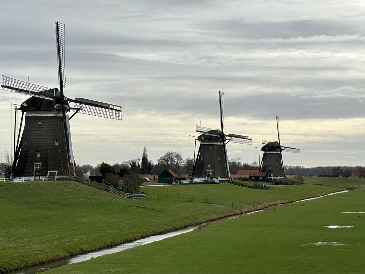 De gemeente werkt aan een gebiedsbiografie over het erfgoed in Leidschendam, Stompwijk en Voorburg. Verhalen en informatie vanuit inwoners zijn meer dan welkom om een waardevol document te maken. Meedoen? Stuur dan een mail naar postbuserfgoed@lv.nl.