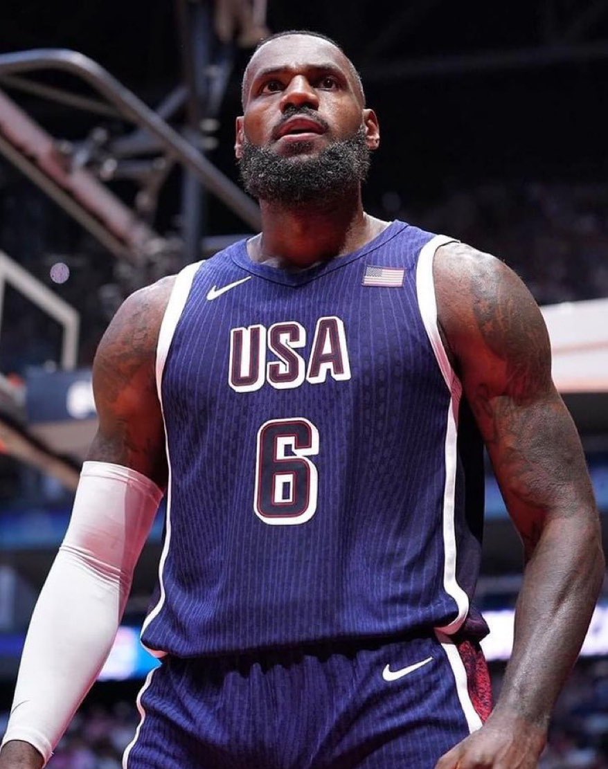 LEBRON JAMES TODAY:

20 POINTS
6 REBOUNDS 
4 ASSISTS
72% FG
100% 3P

TOOK OVER THE GAME. 👑👑👑