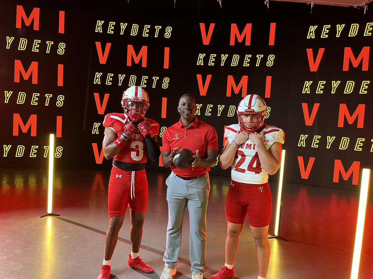 VMI_Football's tweet photo. Lights. Camera. 🎬.

#RahVaMil #ALLIN https://t.co/pjO4zlPFgI