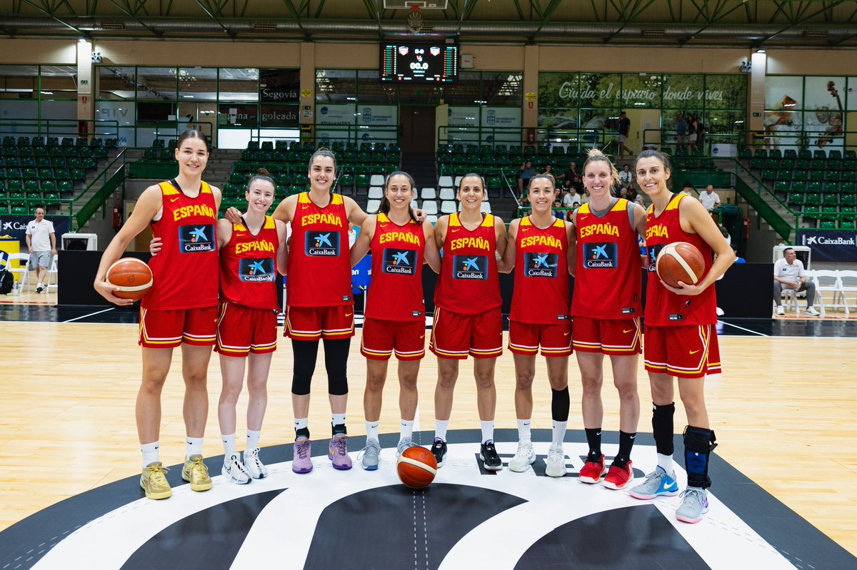 Jugadores del S.XXI a la Selecció Sènior Femenina.