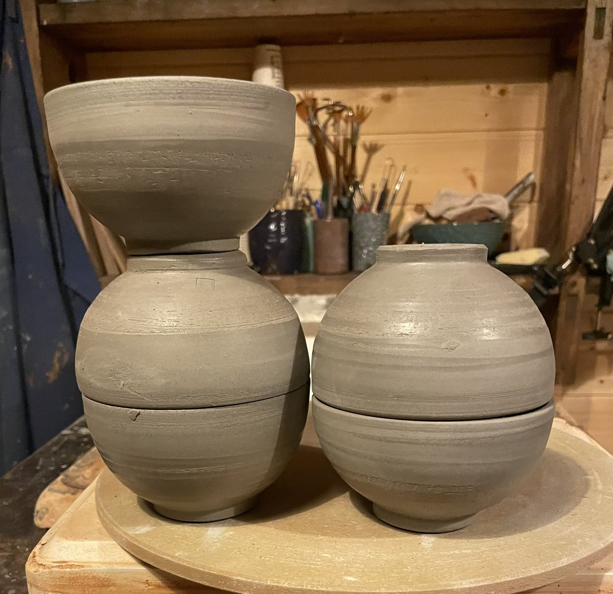 Just_Maths's tweet photo. Day 3 of #boringtweets
Trying to make a dinner set that “matches” this holiday … first up small bowls … they’re “same” enough for us …
Now they just need to survive drying out and 2 firings …
up next dinner plates, side plates and 2 more different sized bowls. https://t.co/vasVPDWUWo