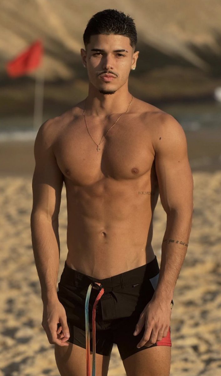 Rayrofc_'s tweet photo. Um branquinho desse 🔥😇 https://t.co/vqkuRXTr9n